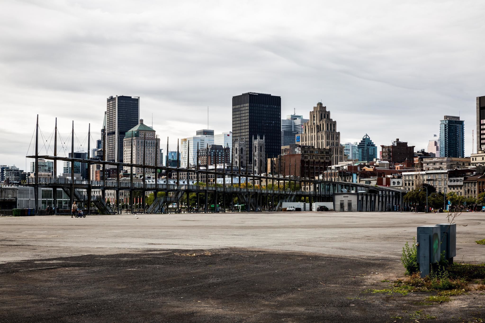 Vue sur Montréal depuis le vieux port