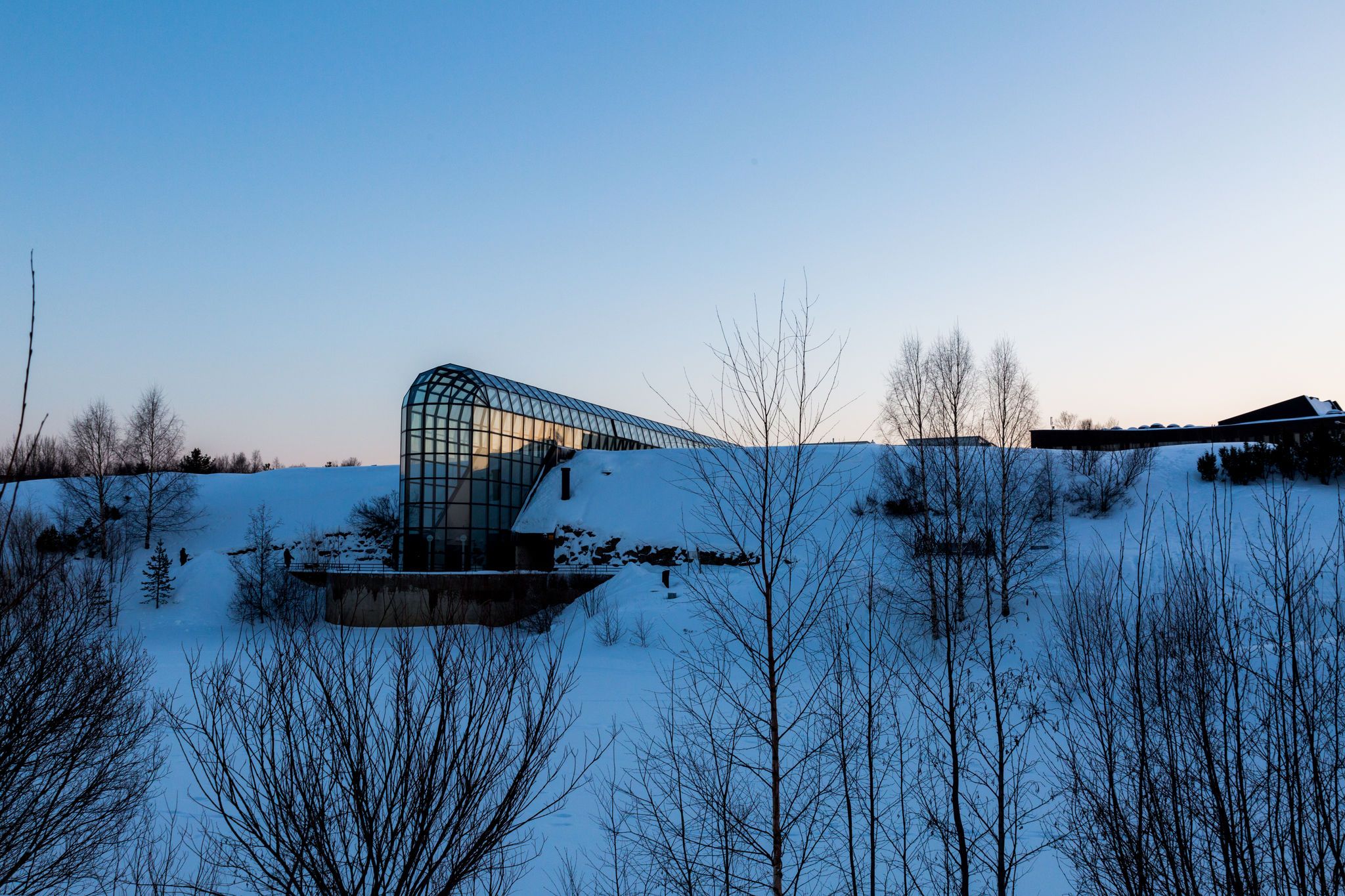 L'Arktikum vue de la rivière