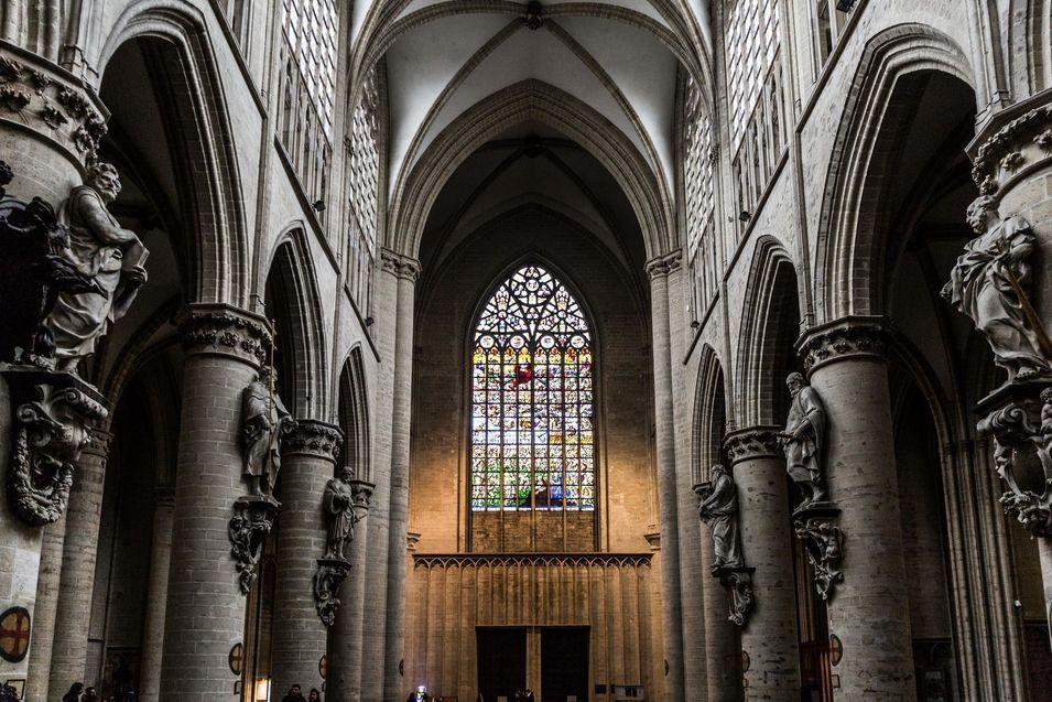 L'architecture de la Cathédrale Saints-Michel-et-Gudule à Bruxelles