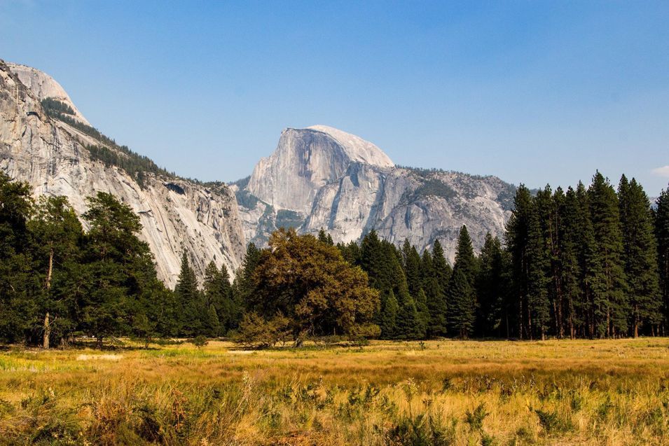 Le Half Dome vu depuis la vallée de Yosemite